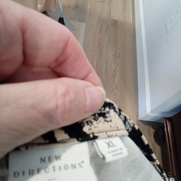 New Directions Sz XL Zebra Print Sleeveless Top w/Black Mossimo Thermal Top XL - Picture 10 of 16